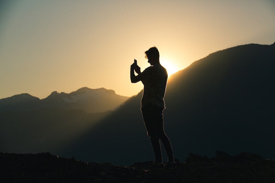 Luxury Escapes vs. Affordable Adventures: Finding the Perfect Balance in Outdoor Travel